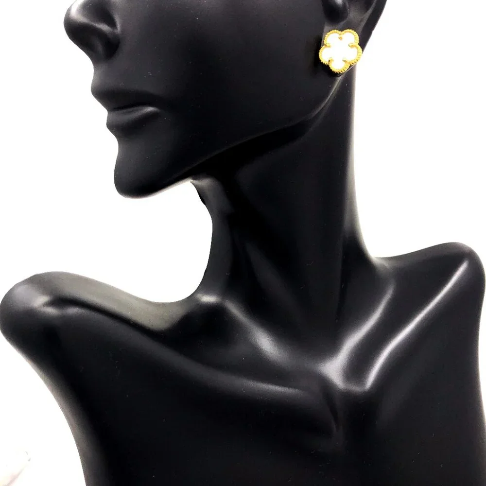 Clover 5 Leave Stud Earrings 18k GP 925 Sterling Silver / Mother of Pearl - Picture 3 of 6